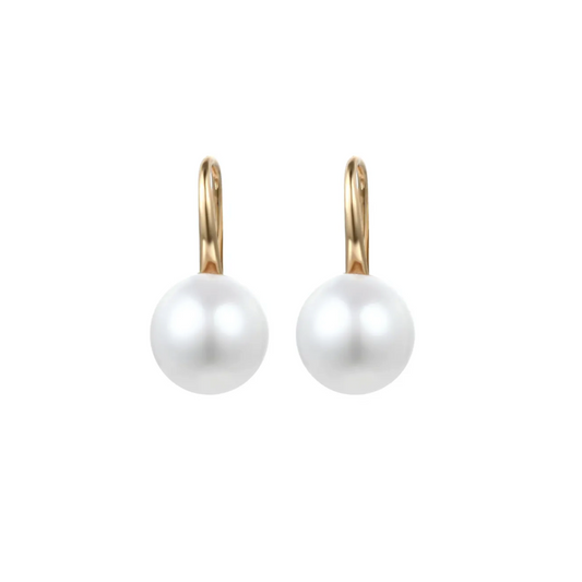 Boucles d'oreilles pendantes or perle nacrée 1 cm. Détails produit : Couleur or. Métal doré. Petits perles blanches nacrées de 1 cm de diamètre.