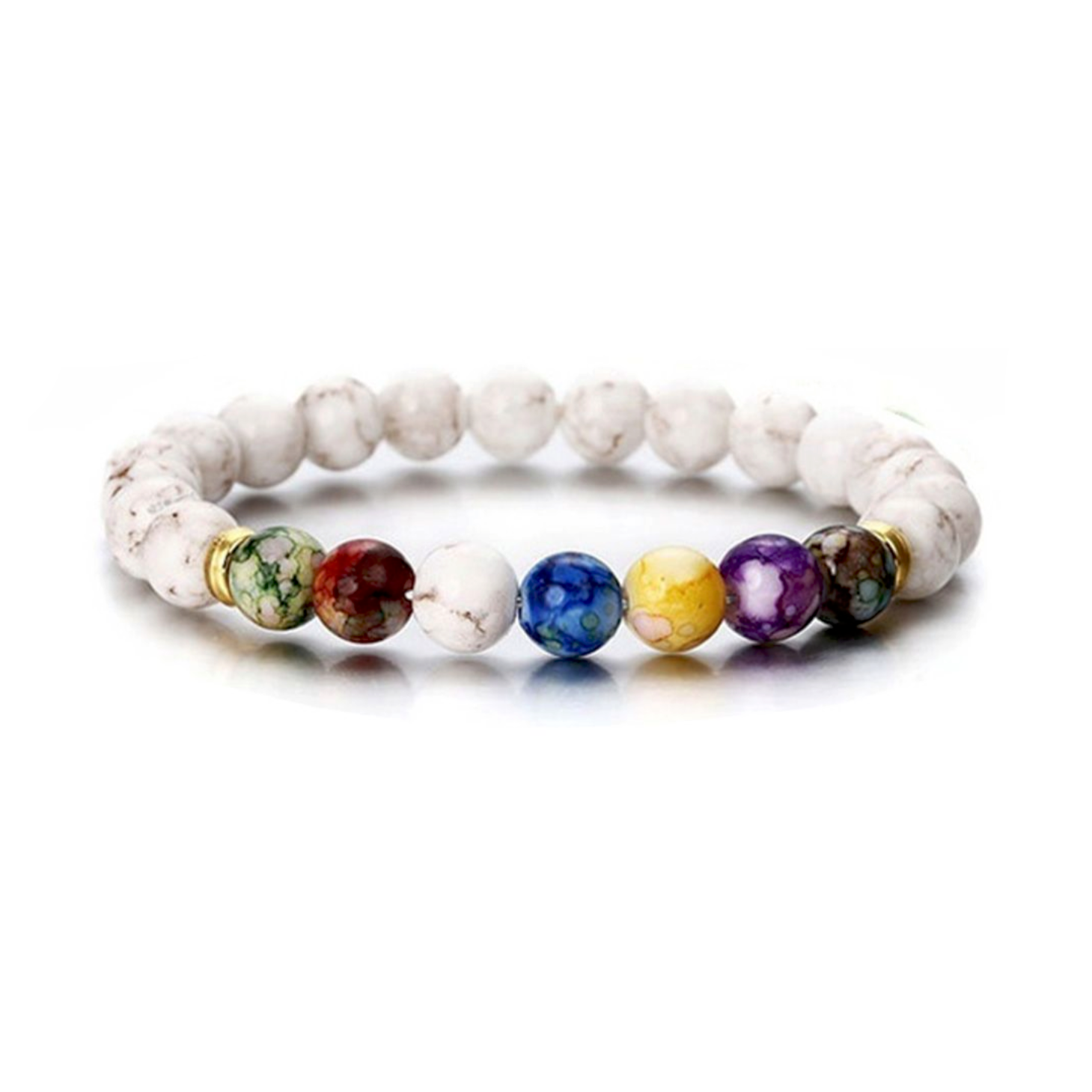 Bracelet perles blanches 7 chakras.  Détails produit : Perles blanches et perles de couleurs marbrées. Anneaux dorés.